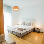 Casas E De *