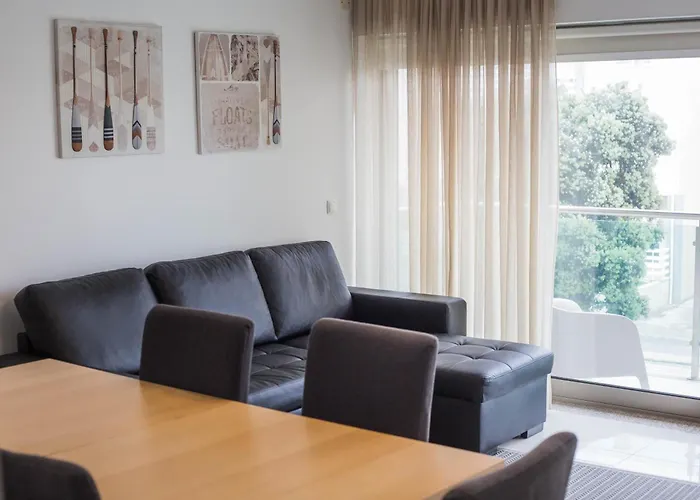 Daire Casas E De Barra